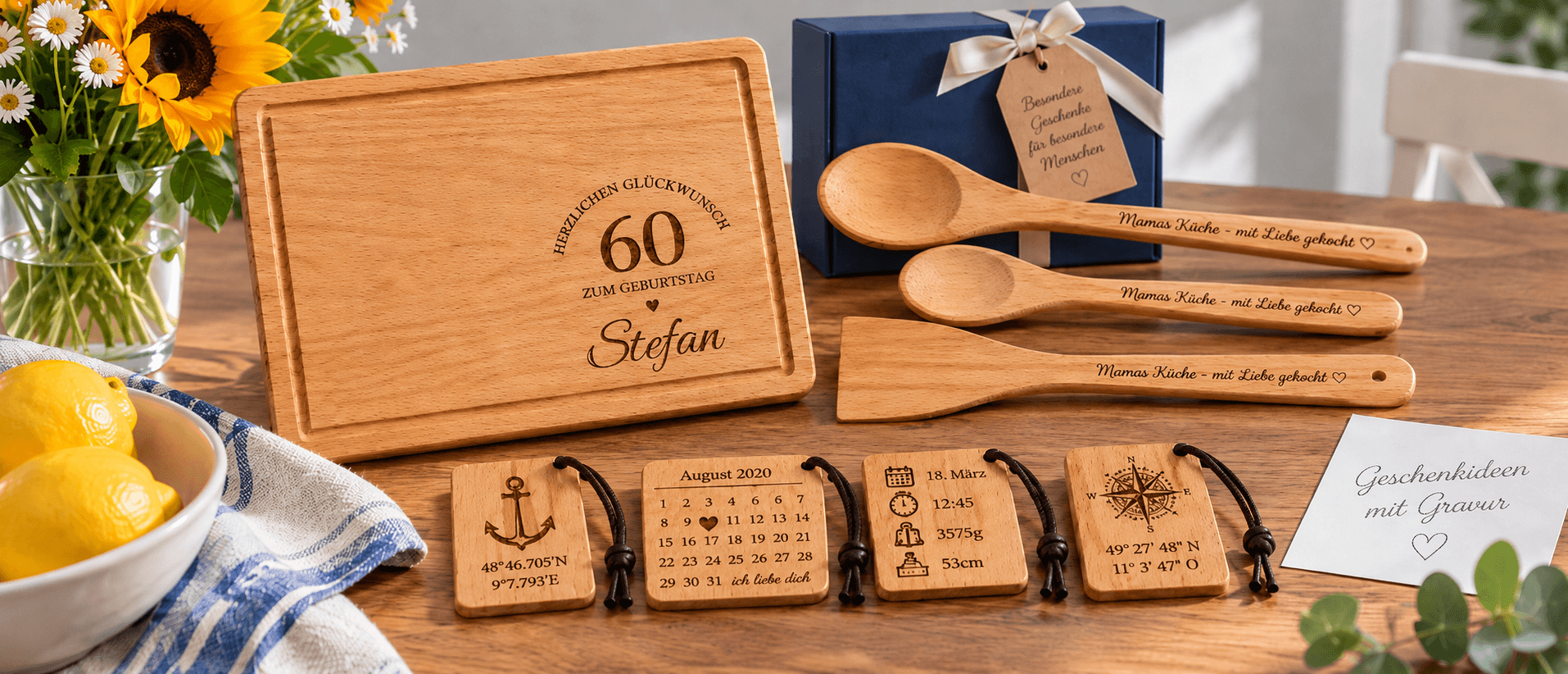 Personalisierte Holzgeschenke mit Gravur: Schneidebrett, Kochlöffel und Schlüsselanhänger
