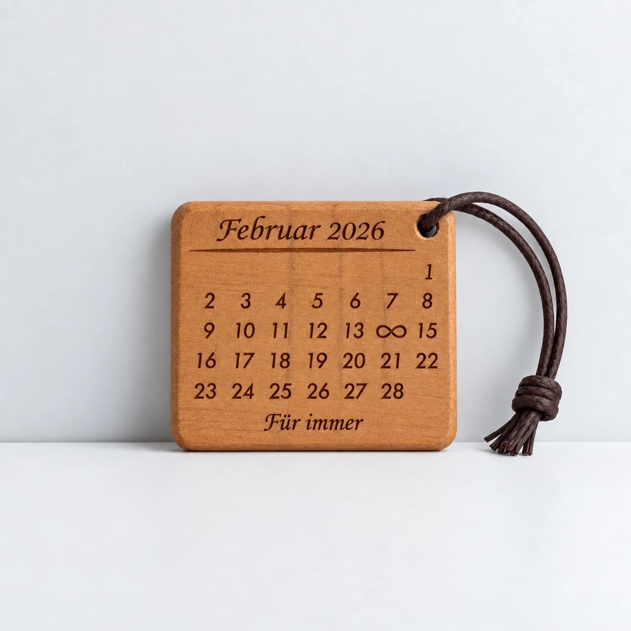 Kalender-Schlüsselanhänger mit Gravur Für immer mit Unendlichkeitszeichen – Produktansicht, Beispiel 14.02.2026