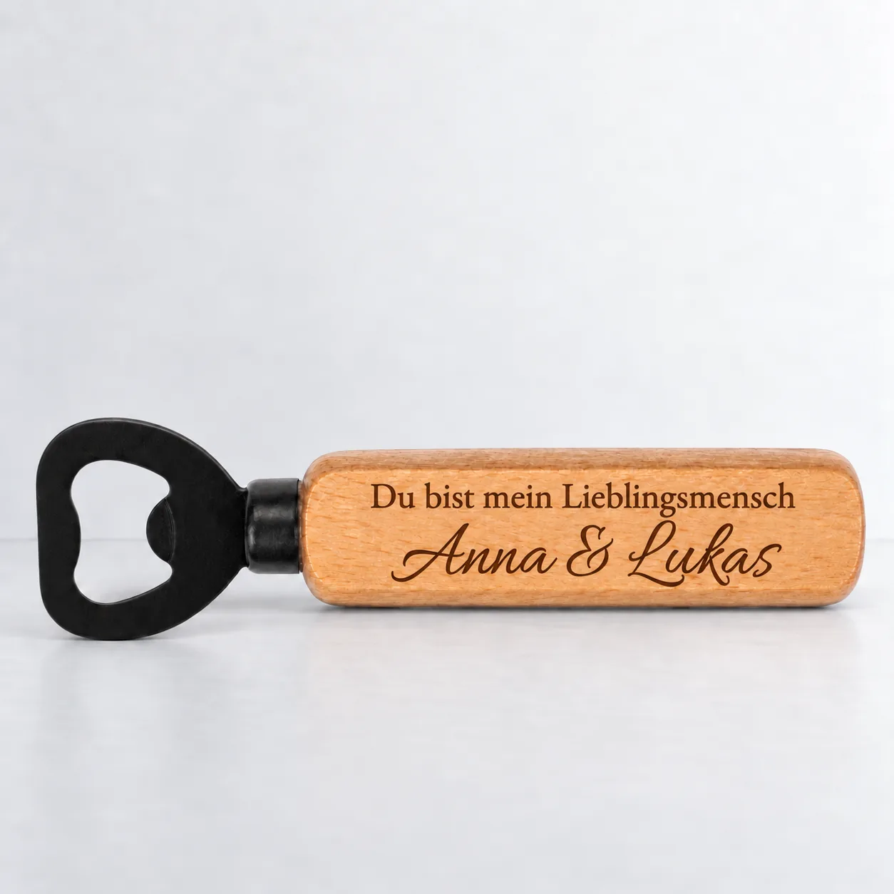 Personalisierter Holz-Flaschenöffner mit Gravur – Zum Valentinstag – Produktansicht