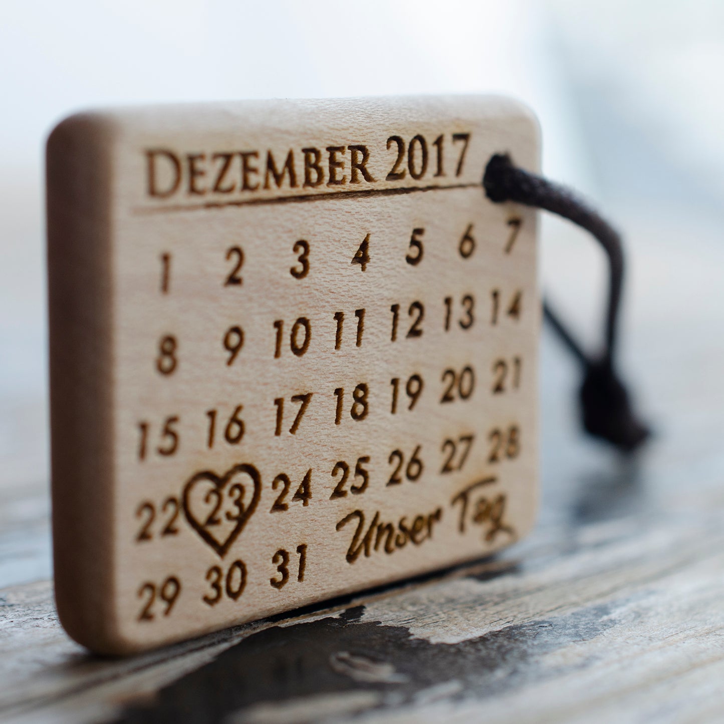 Kalender Holz Schlüsselanhänger Gravur AHORN